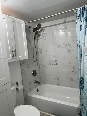 $2,900 | 280 Southwest 20th Road, Unit 504, Miami, FL 33129
