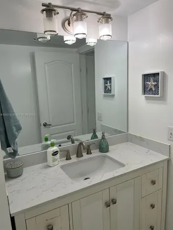 $2,900 | 280 Southwest 20th Road, Unit 504, Miami, FL 33129