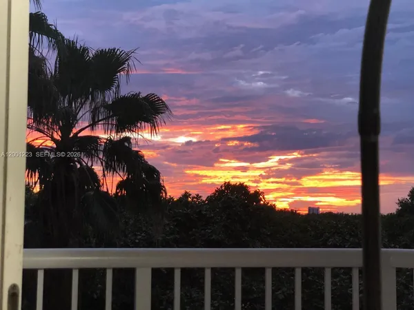 $2,900 | 280 Southwest 20th Road, Unit 504, Miami, FL 33129