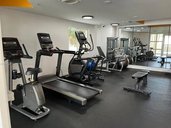 $2,900 | 280 Southwest 20th Road, Unit 504, Miami, FL 33129