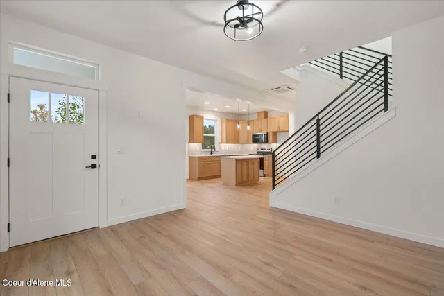 $429,900 | 343 East Grosbeak Avenue, Hayden, ID 83835