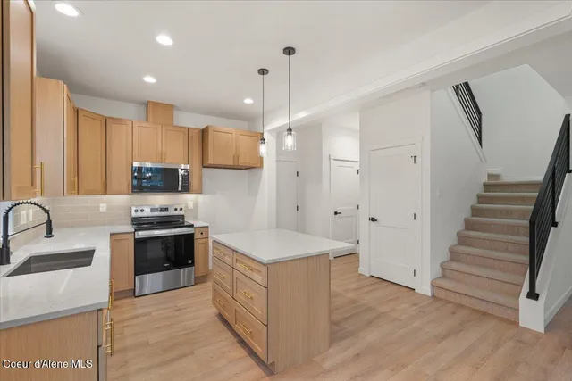 $429,900 | 343 East Grosbeak Avenue, Hayden, ID 83835