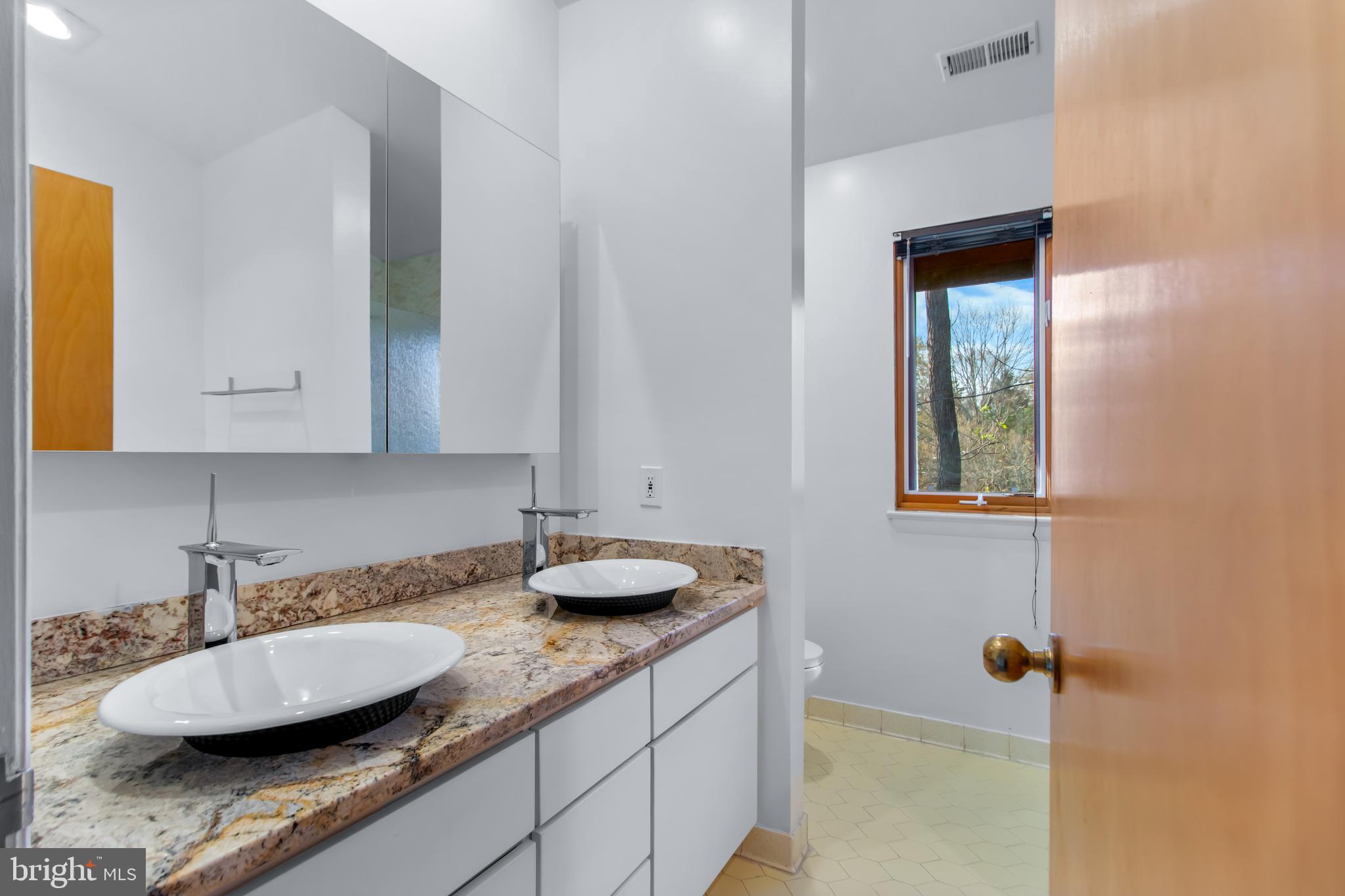 5211 MacArthur Terrace Northwest Washington, DC 20016 - Photo 24 of 53