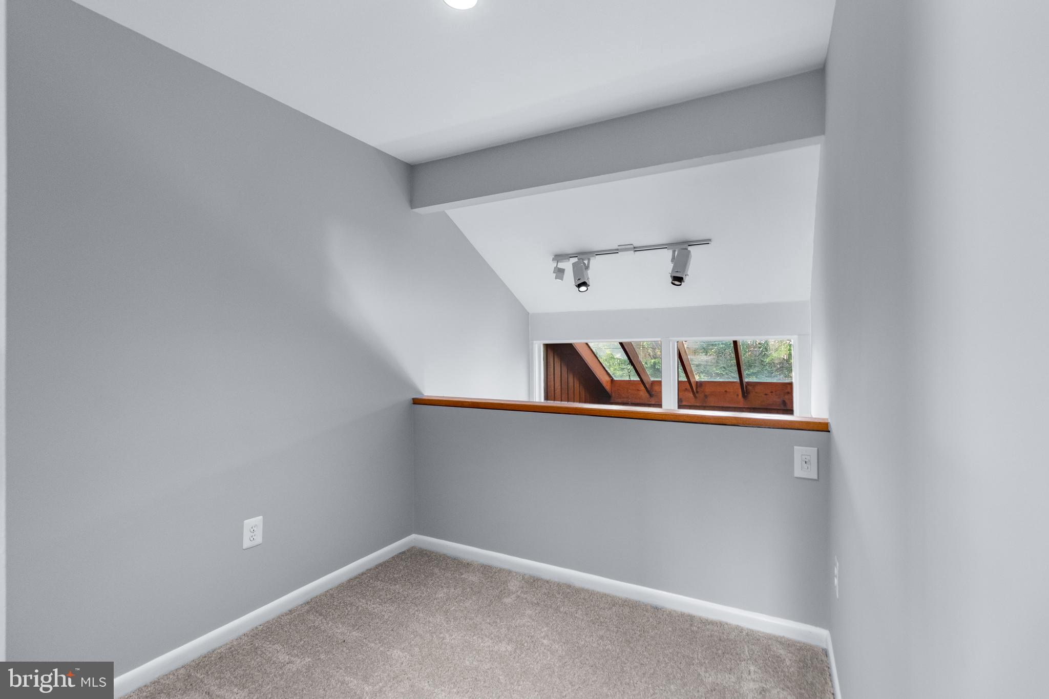 5211 MacArthur Terrace Northwest Washington, DC 20016 - Photo 27 of 53