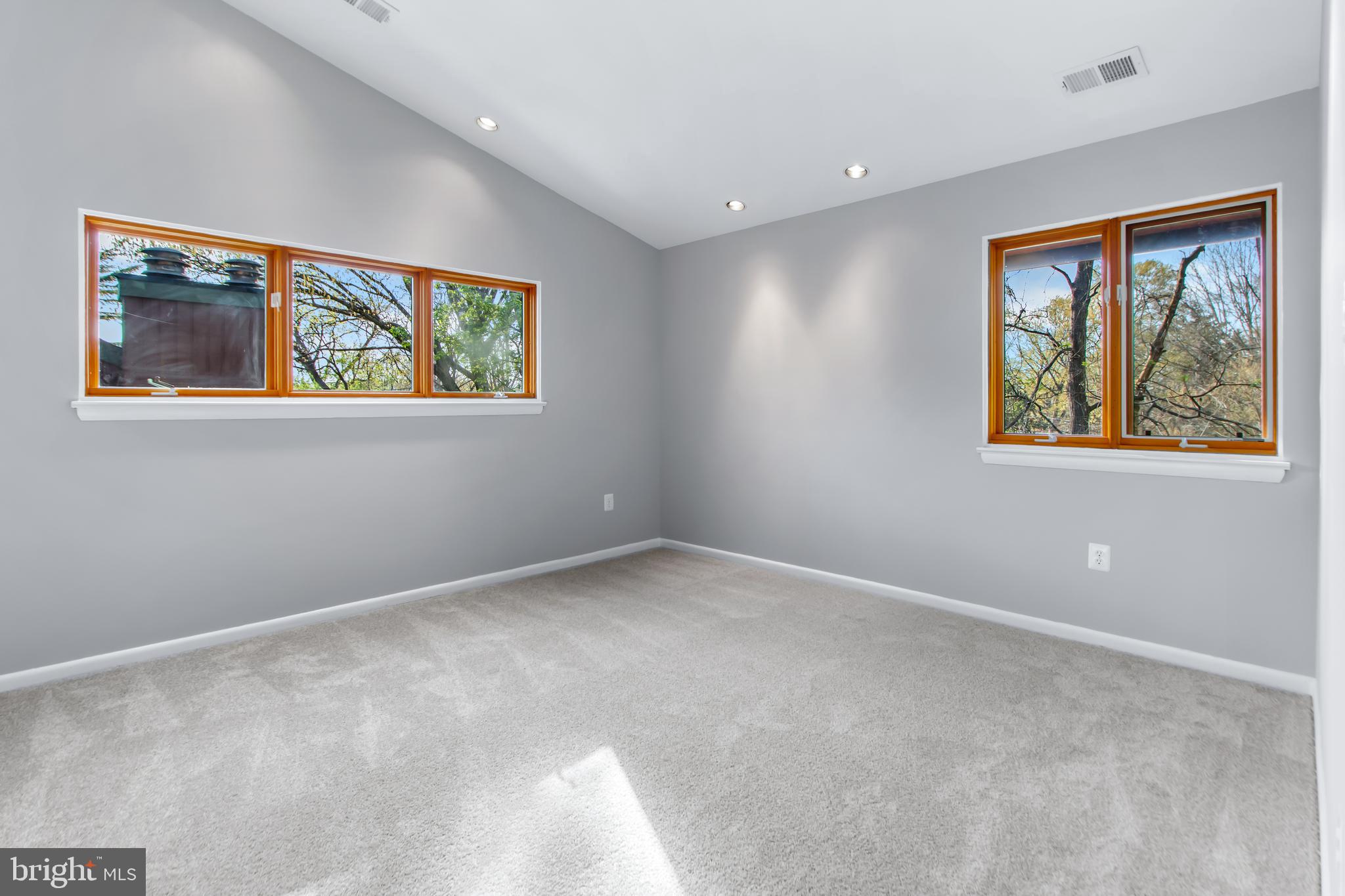 5211 MacArthur Terrace Northwest Washington, DC 20016 - Photo 29 of 53