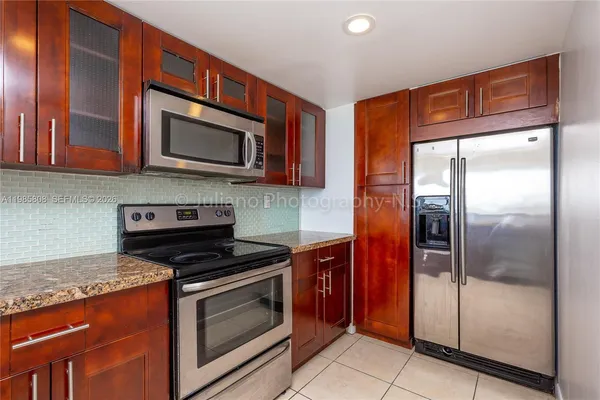 $2,900 | 7601 East Treasure Drive, Unit 607, North Bay Village, FL 33141