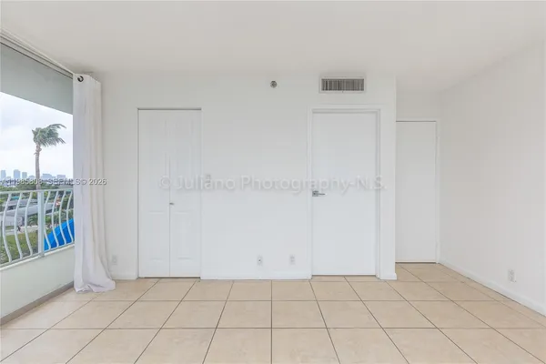 $2,900 | 7601 East Treasure Drive, Unit 607, North Bay Village, FL 33141