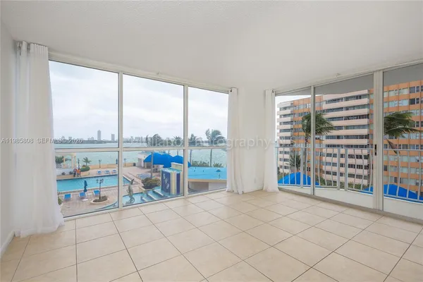 $2,900 | 7601 East Treasure Drive, Unit 607, North Bay Village, FL 33141
