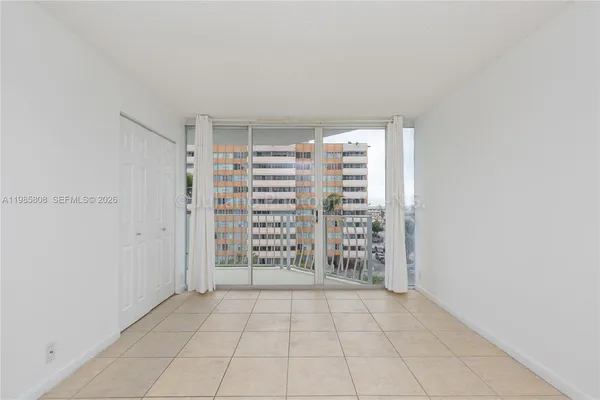 $2,900 | 7601 East Treasure Drive, Unit 607, North Bay Village, FL 33141