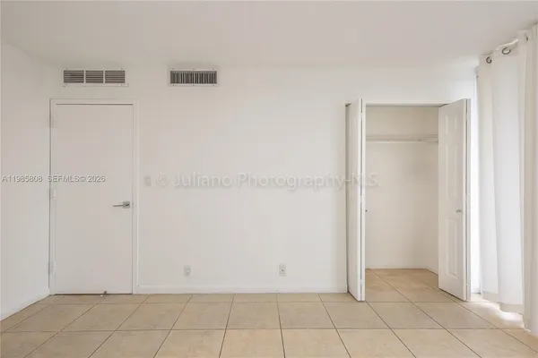 $2,900 | 7601 East Treasure Drive, Unit 607, North Bay Village, FL 33141