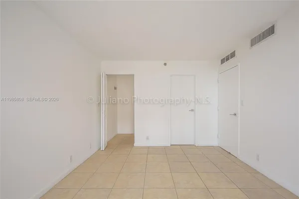 $2,900 | 7601 East Treasure Drive, Unit 607, North Bay Village, FL 33141