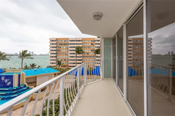 $2,900 | 7601 East Treasure Drive, Unit 607, North Bay Village, FL 33141