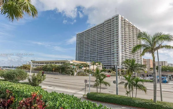 $2,900 | 7601 East Treasure Drive, Unit 607, North Bay Village, FL 33141