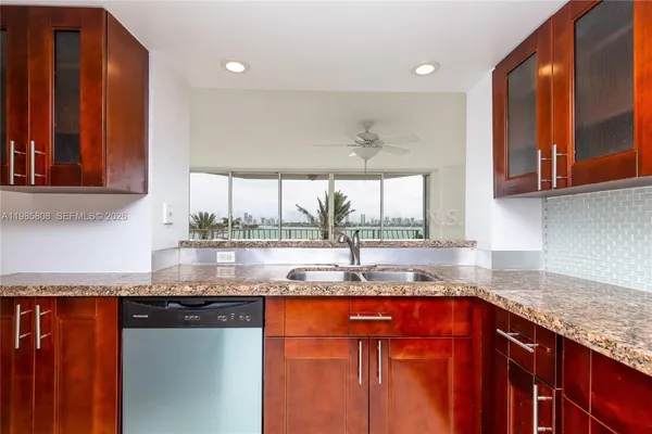 $2,900 | 7601 East Treasure Drive, Unit 607, North Bay Village, FL 33141