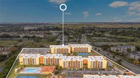 $215,900 | 6990 Northwest 186th Street, Unit 4511, Hialeah, FL 33015