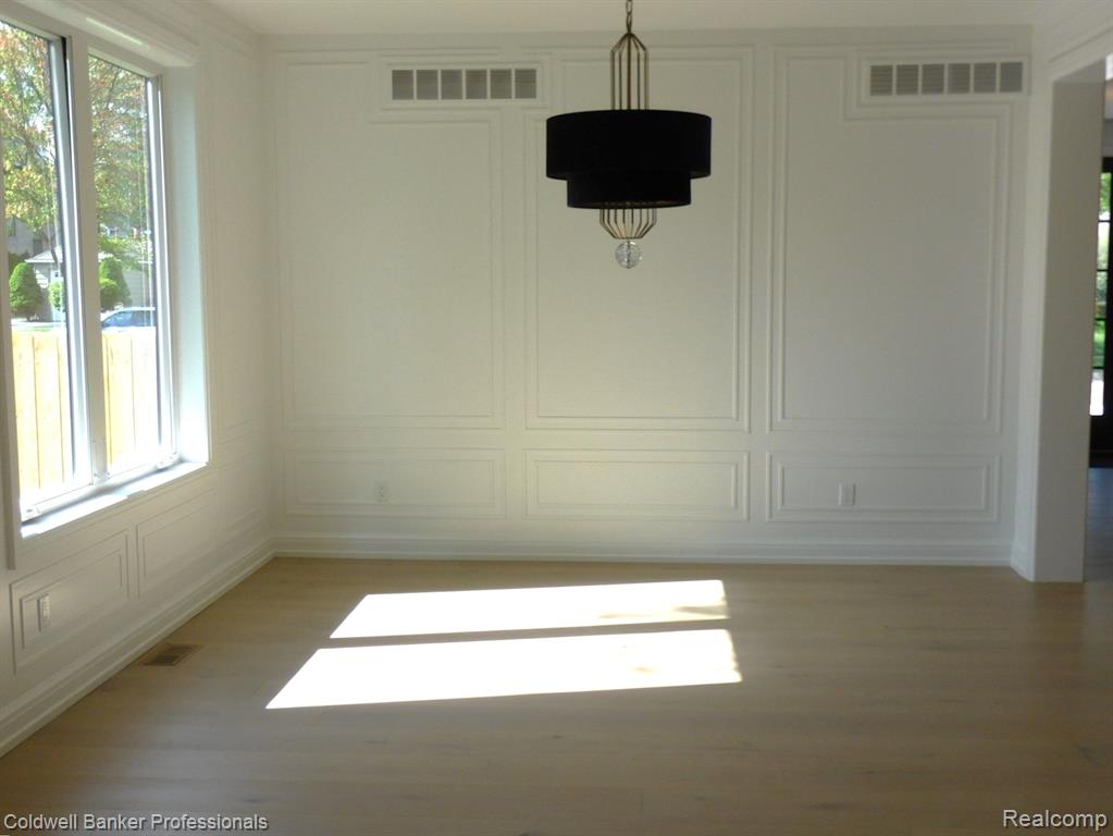1938 Pembroke Road Birmingham, MI 48009 - Photo 7 of 50 Gallery Image 7