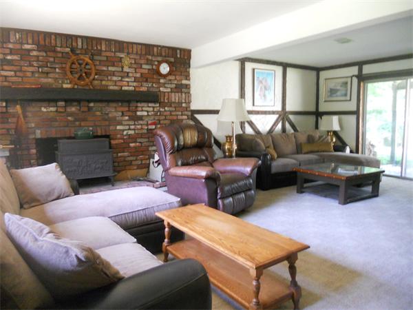 9 Village Road Gloucester, MA 01930 - Photo 8 of 18 Gallery Image 8