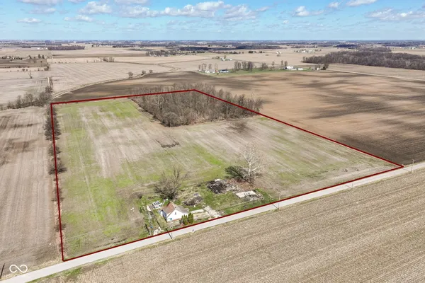 $749,900 | 9562 East 500 North, Sheridan, IN 46069