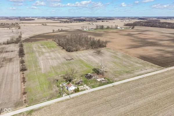 $749,900 | 9562 East 500 North, Sheridan, IN 46069