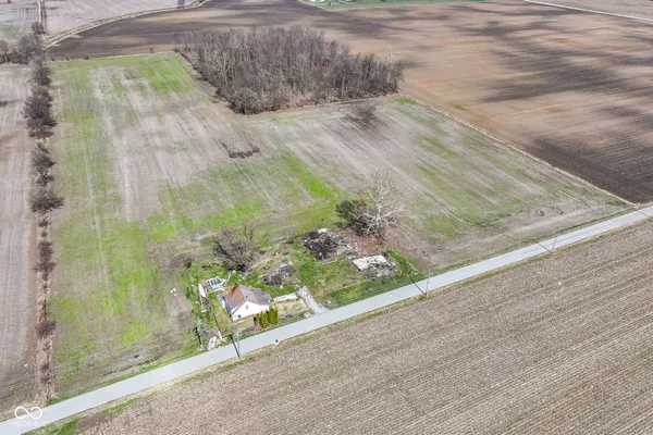 $749,900 | 9562 East 500 North, Sheridan, IN 46069