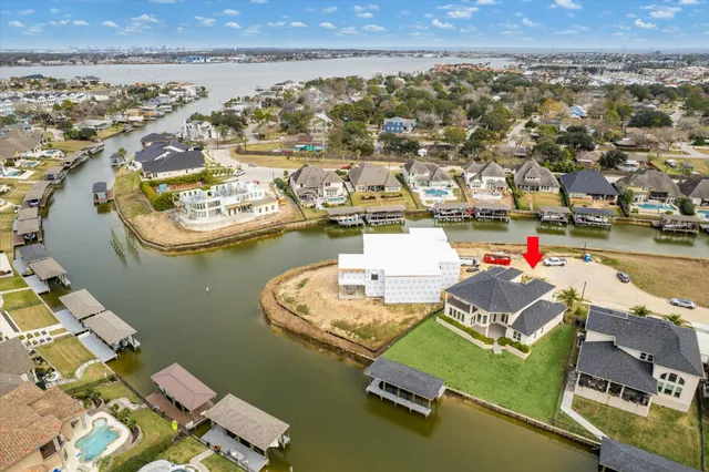$6,300 | 602 Appia Drive, Kemah, TX 77565