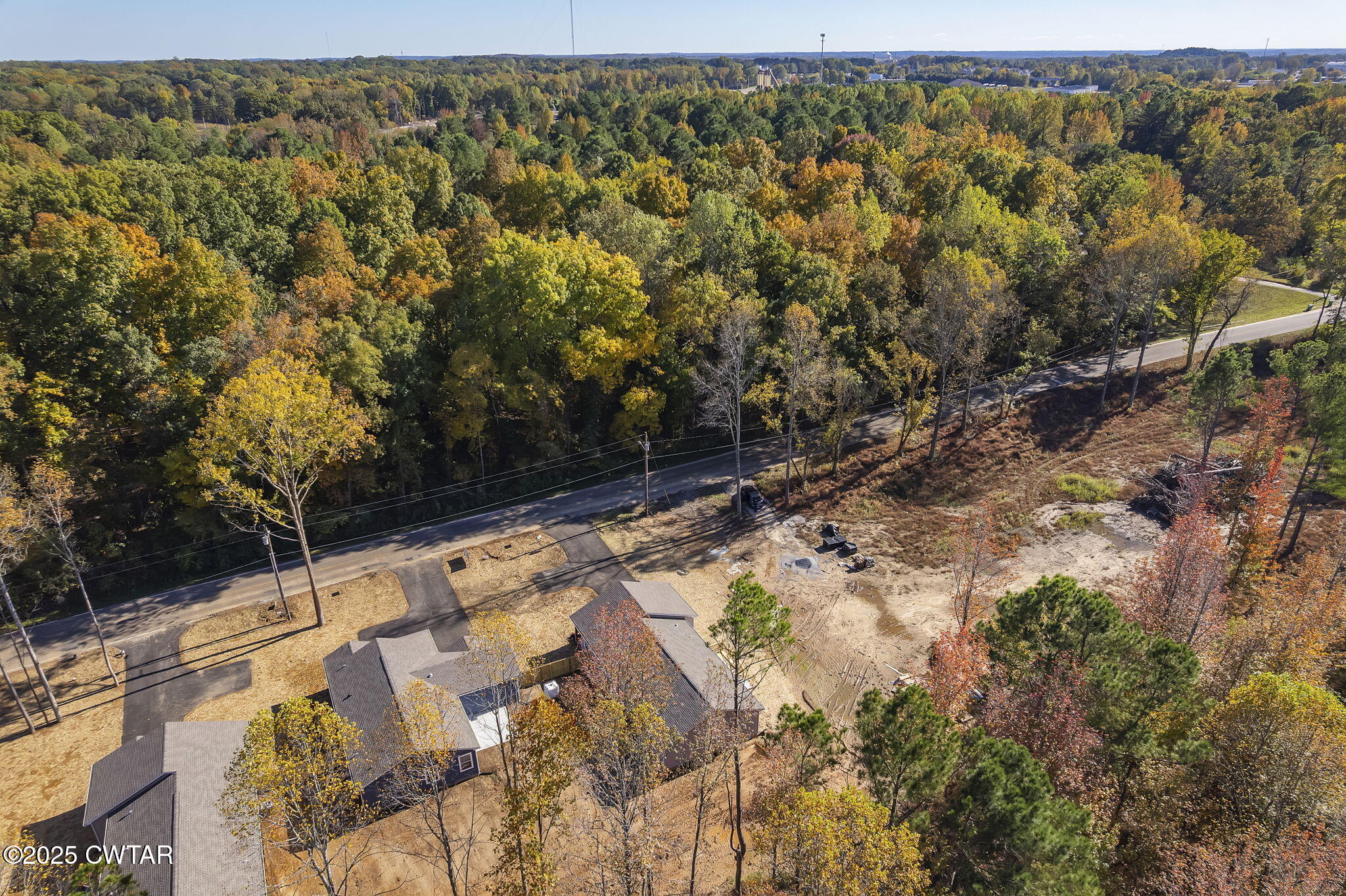 2127 North Royal Street Jackson, TN 38305 - Photo 24 of 26 a view of a yard with a tree