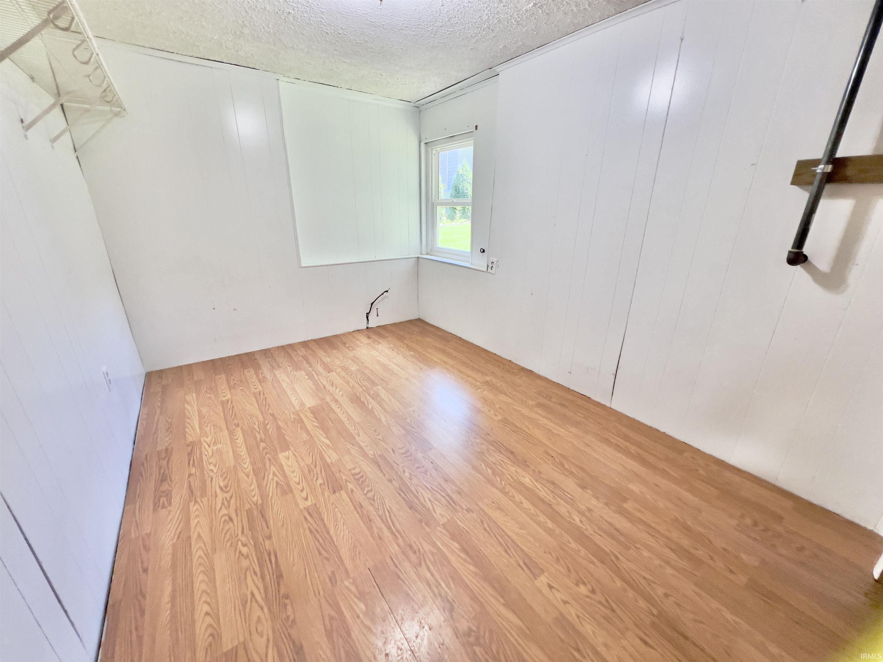 4784 East Shore Park Road Leesburg, IN 46538 - Photo 14 of 37