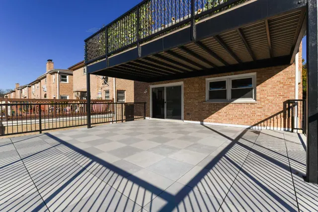 $2,150 | 8629 West Summerdale Avenue, Unit 2, Chicago, IL 60656