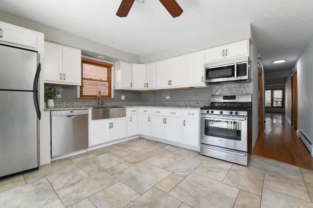 $2,150 | 8629 West Summerdale Avenue, Unit 2, Chicago, IL 60656