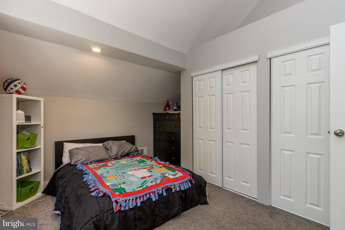 10275 Greystone Road Manassas, VA 20111 - Photo 20 of 29 Bedroom