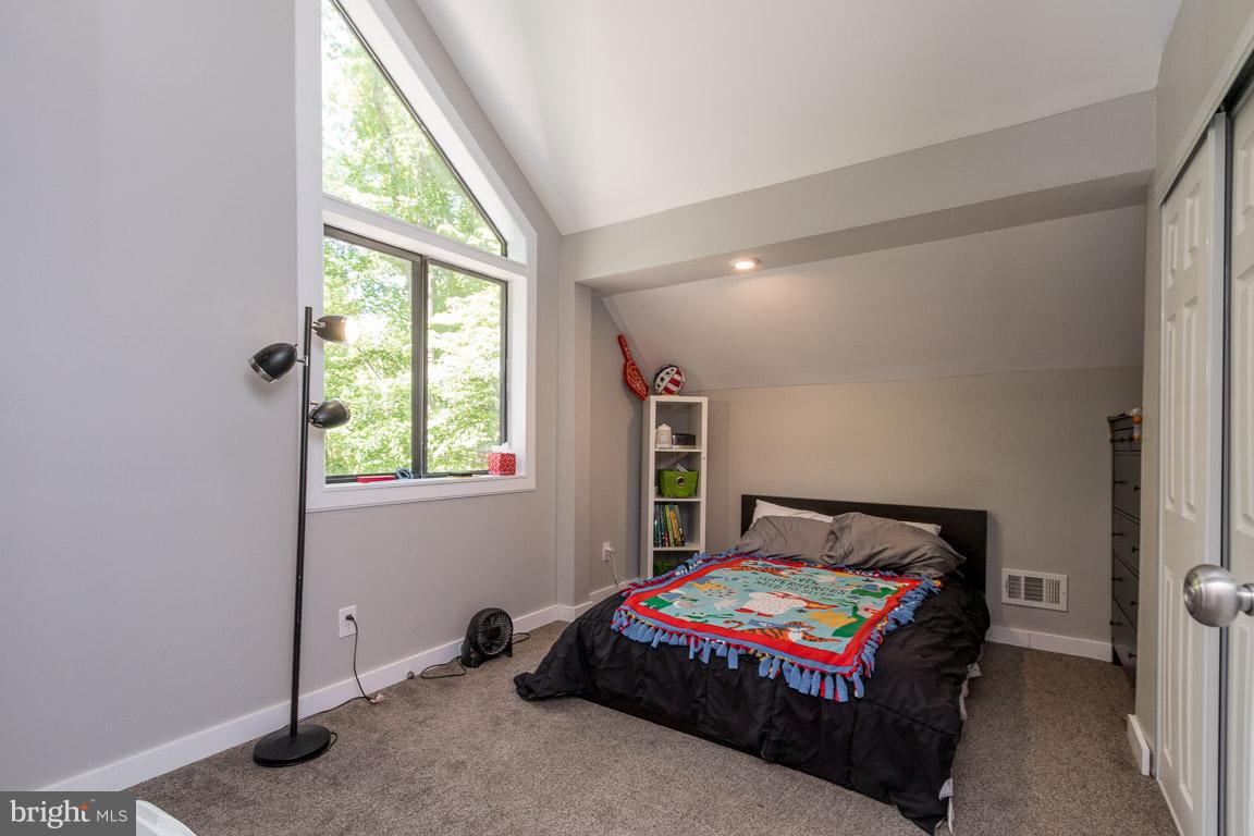 10275 Greystone Road Manassas, VA 20111 - Photo 21 of 29 Bedroom