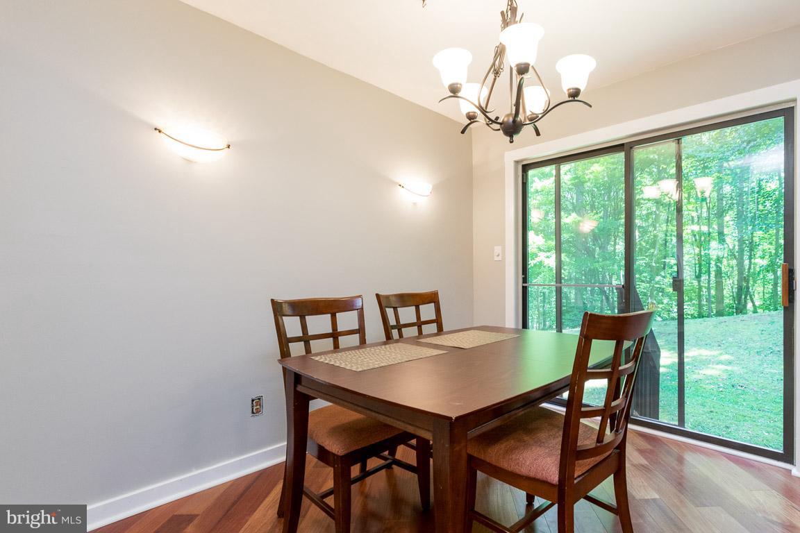 10275 Greystone Road Manassas, VA 20111 - Photo 9 of 29 Dining Room
