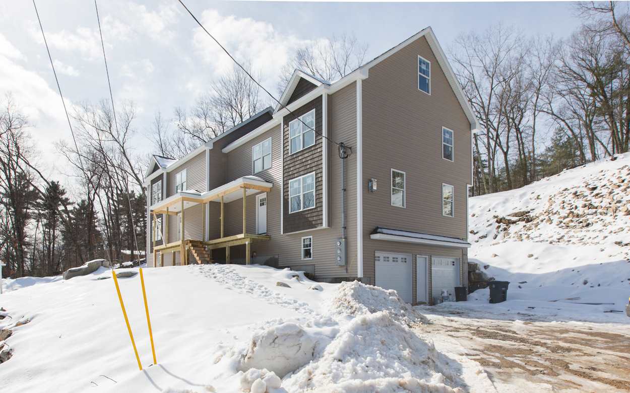 579 Mammoth Road, Unit B Pelham, NH 03076 - Photo 3 of 11