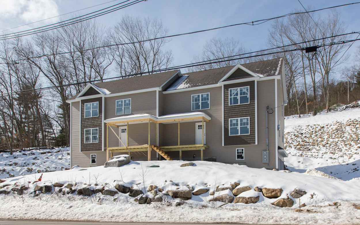 579 Mammoth Road, Unit B Pelham, NH 03076 - Photo 4 of 11