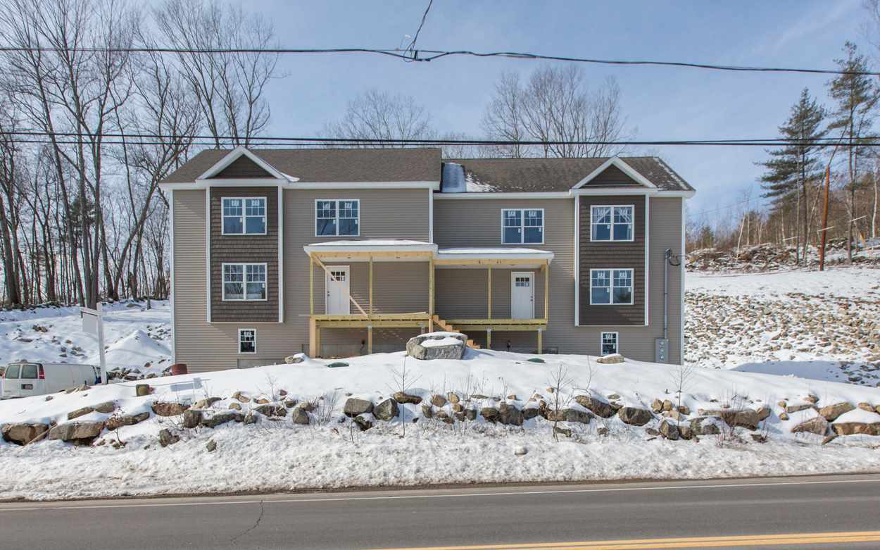 579 Mammoth Road, Unit B Pelham, NH 03076 - Photo 7 of 11
