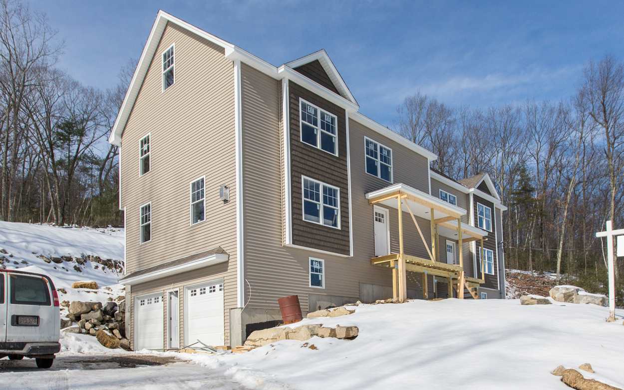 579 Mammoth Road, Unit B Pelham, NH 03076 - Photo 9 of 11