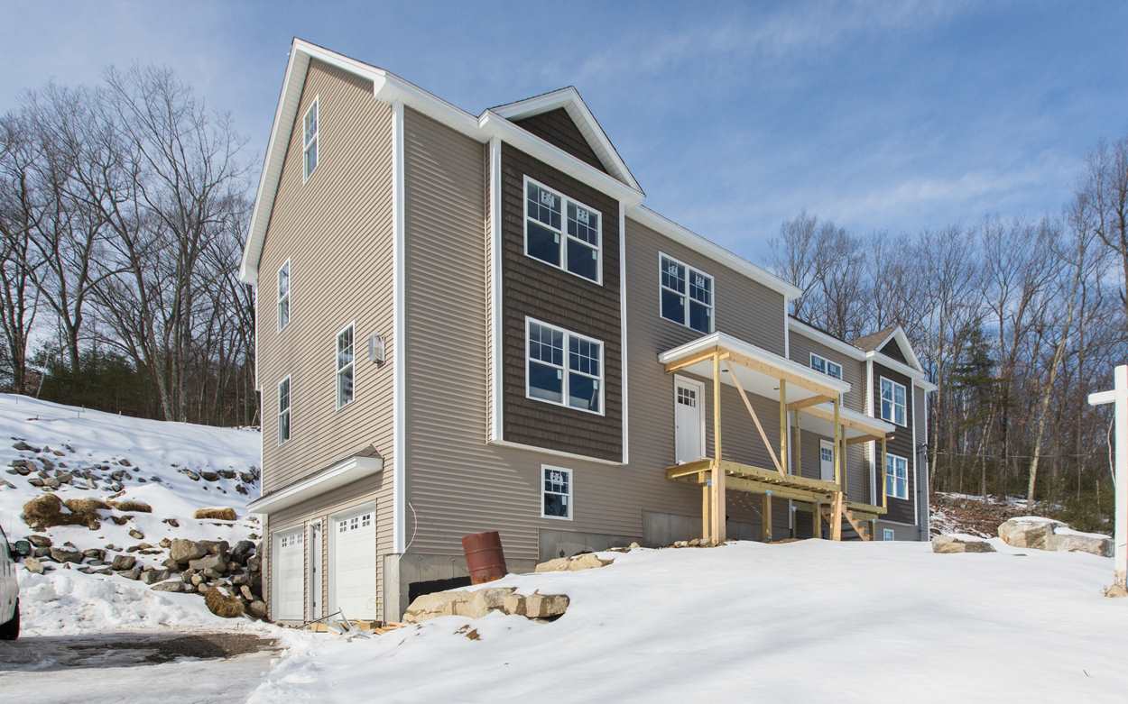 579 Mammoth Road, Unit B Pelham, NH 03076 - Photo 10 of 11