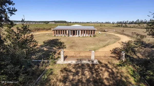$425,000 | 2545 Pleasant Grove Road Southeast, Bogue Chitto, MS 39629