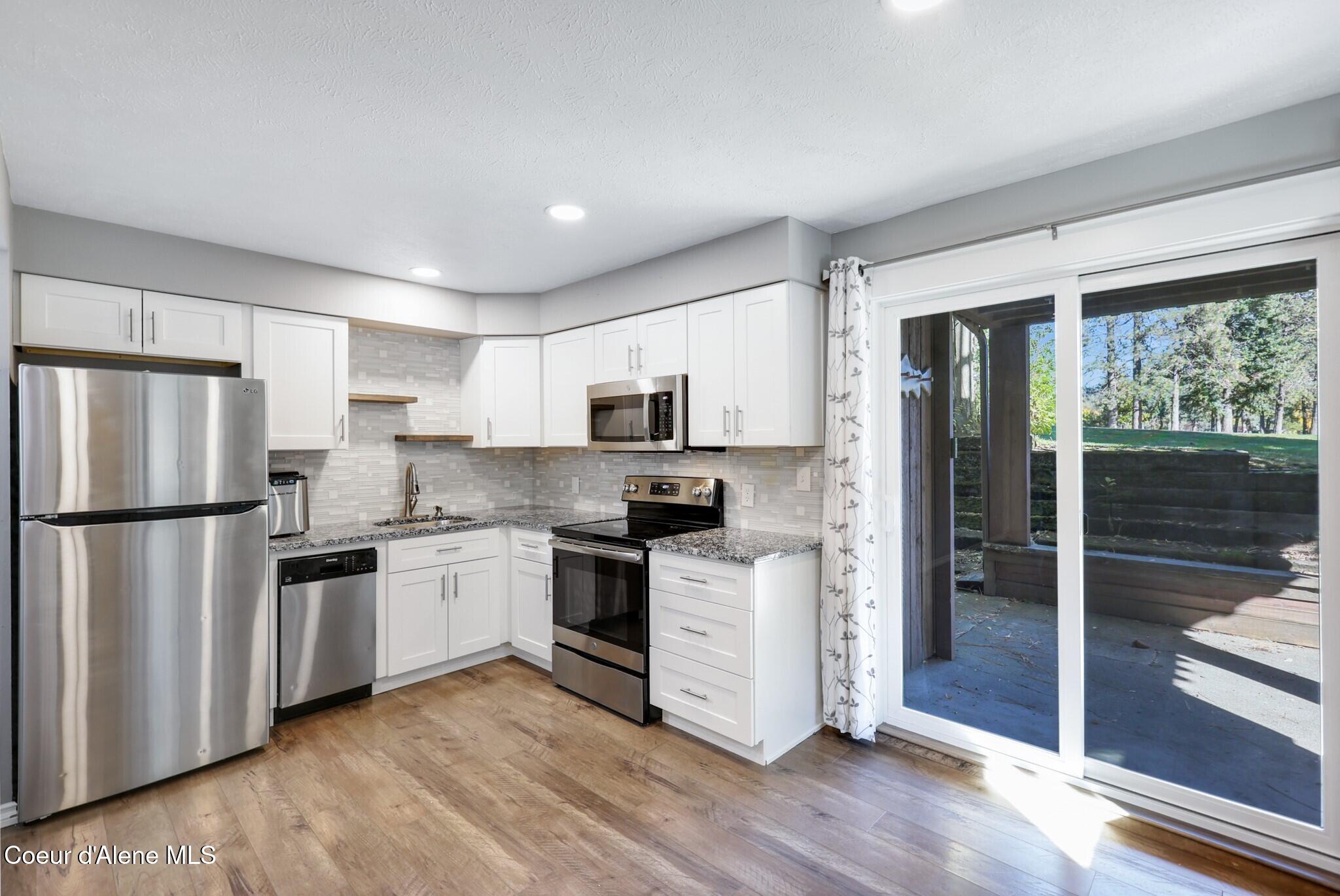 5305 West Fairway Lane, Unit 14 Rathdrum, ID 83858 - Photo 6 of 43 005_Kitchen