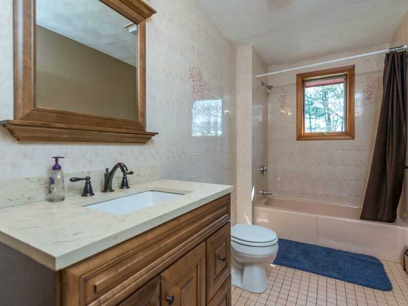 7 Cargill Road Cumberland, RI 02864 - Photo 21 of 25 Bathroom.