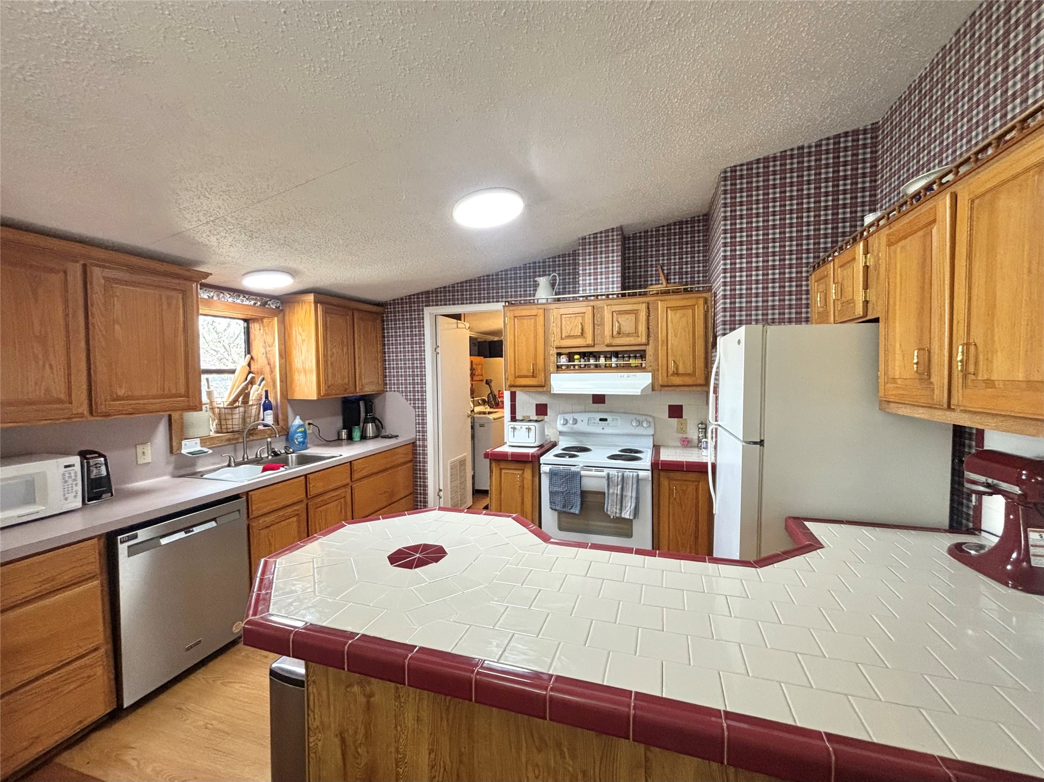 908 North Pitzer Street Colmesneil, TX 75938 - Photo 12 of 35