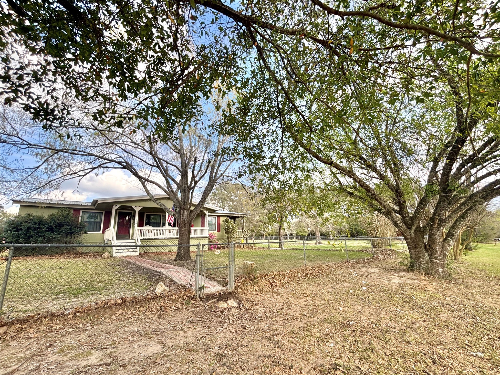 908 North Pitzer Street Colmesneil, TX 75938 - Photo 6 of 35