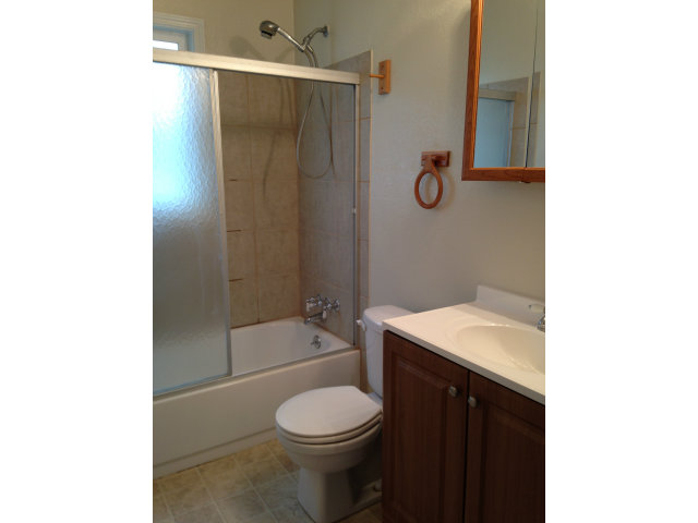 17045 El Rancho Way Salinas, CA 93907 - Photo 4 of 7 Gallery Image 4