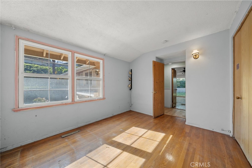 27151 Pembina Road Rancho Palos Verdes, CA 90275 - Photo 16 of 33 an empty room with windows