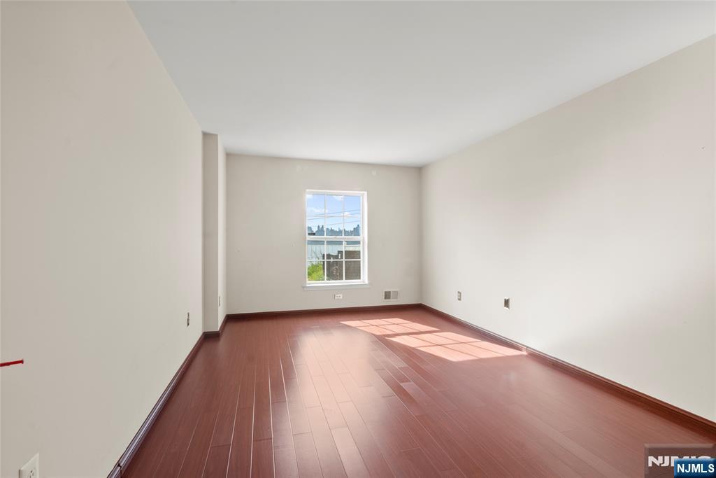 10 Bergen Ridge Road North Bergen, NJ 07047 - Photo 16 of 22