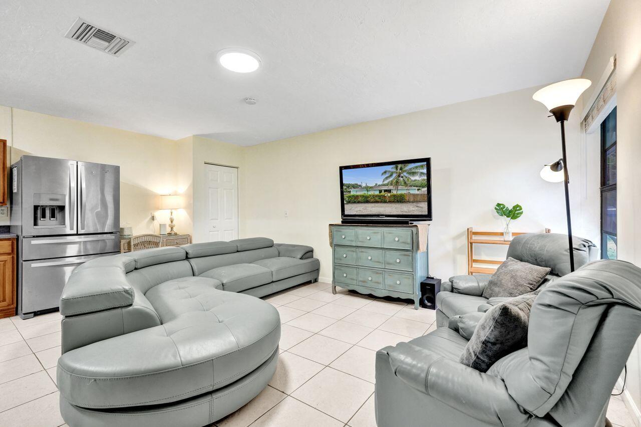 1718 Ridge Road North Palm Beach, FL 33408 - Photo 14 of 38 DSC09189