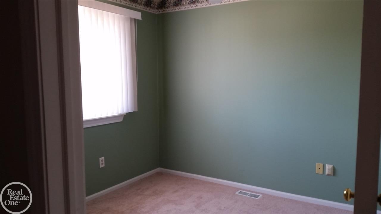 2622 Maple Street Port Huron, MI 48060 - Photo 8 of 14