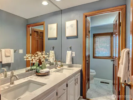 $1,375,000 | 1832 231st Place Northeast, Sammamish, WA 98074