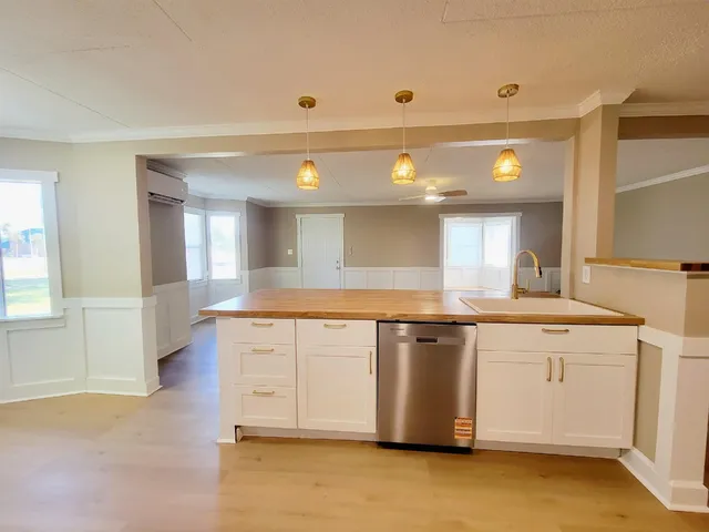 $1,800 | 1106 East Veterans Drive, Perry, FL 32347