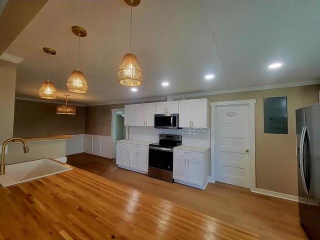 $1,800 | 1106 East Veterans Drive, Perry, FL 32347